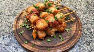 UN-ESPETINHO-TILAPIA-COM-BACON